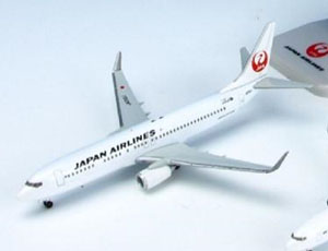 JAL 737-800 1:400 diecast model (Pre-built Aircraft)