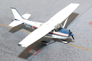 セスナ172 スカイホーク RED & BLUE N12573 (完成品飛行機)