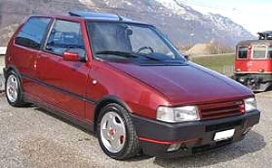 Fiat Uno Turbo (Bordeaux metallic red)
