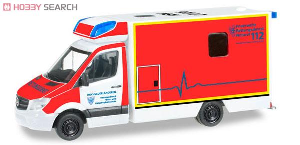 (HO) メルセデス・ベンツ スプリンター 救急車 RTW `Rescue service Hochsauerlandkreis` (鉄道模型) 商品画像1