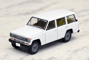 TLV-N109b Safari Van DX (White) (Diecast Car)