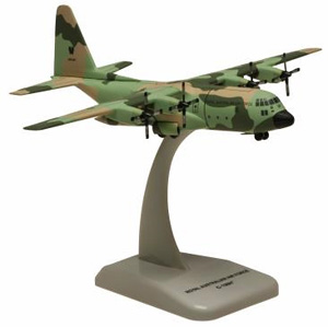 C-130H オーストラリア空軍 A97-006 `Miss Behavin` スタンド付属 (完成品飛行機)