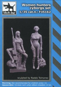 Woman Hunter Cyborgs Set (2 Figures) (HAUF35160 + HAUF35161) (Plastic model)