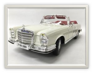 1967y メルセデスベンツ 280SE ホワイト (ミニカー)