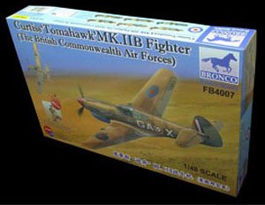 米 カーチス・トマホーク MK.II B戦闘機・英空軍 (プラモデル)