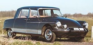 シトロエン DS 21 シャプロン マジェスティー サルーン 1966 ブラック/シルバー (ミニカー)