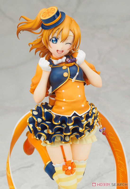 Honoka Kosaka Alter Ver. (PVC Figure) Item picture8