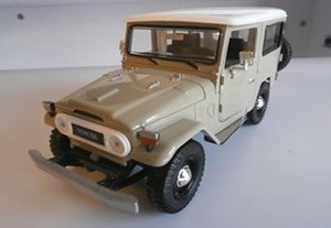 Toyota FJ40 (Beige) (Diecast Car)