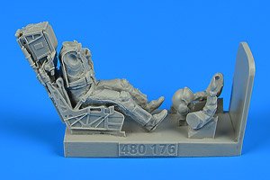 米海軍 F/A-18E/F パイロット NACES射出座席付き (プラモデル)