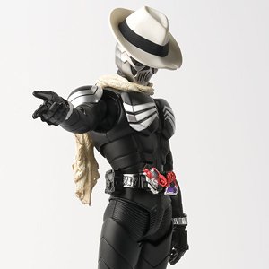 S.H.フィギュアーツ(真骨彫製法) 仮面ライダースカル (完成品)