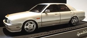 Nissan Cedric Cima (Y31) Pearl White (ミニカー)