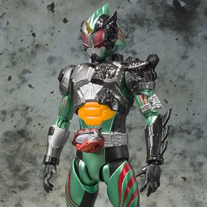 S.H.フィギュアーツ 仮面ライダーアマゾンニューオメガ (完成品)