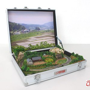 (Z) Mini Briefcase (Trunk) Layout (Painted Finished Product) (Model Train)