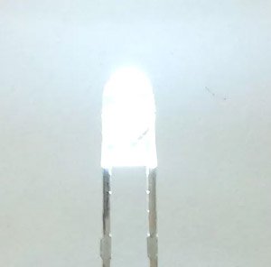3mm 砲弾形 抵抗内蔵LED 白色 (20本入り) (鉄道模型)