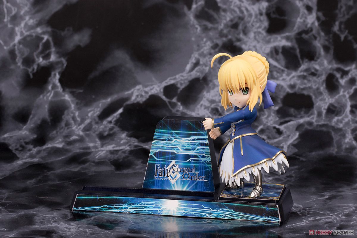 Smart Phone Stand Beautiful Girl Character Collection No.17 Fate/Grand Order Saber/Altria Pendragon (Anime Toy) Item picture1