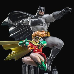 Batman:The Dark Knight Returns/ Batman & Robin DX 1/10 Art Scale Statue (Completed)