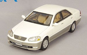 Toyota Mark II (X110) Grande Millennium Pearl Toning (Diecast Car)