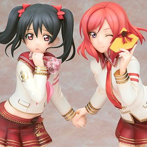 Nico Yazawa & Maki Nishikino Valentine Edition (PVC Figure)