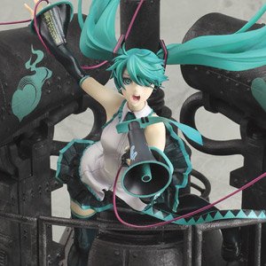 Hatsune Miku: Love is War Ver. DX (PVC Figure)