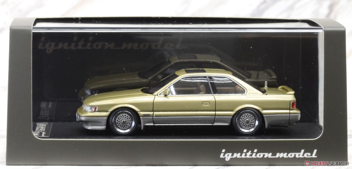 Nissan Leopard (F31) Ultima V30Twincam Turbo Gold/Silver (Diecast Car) Package1