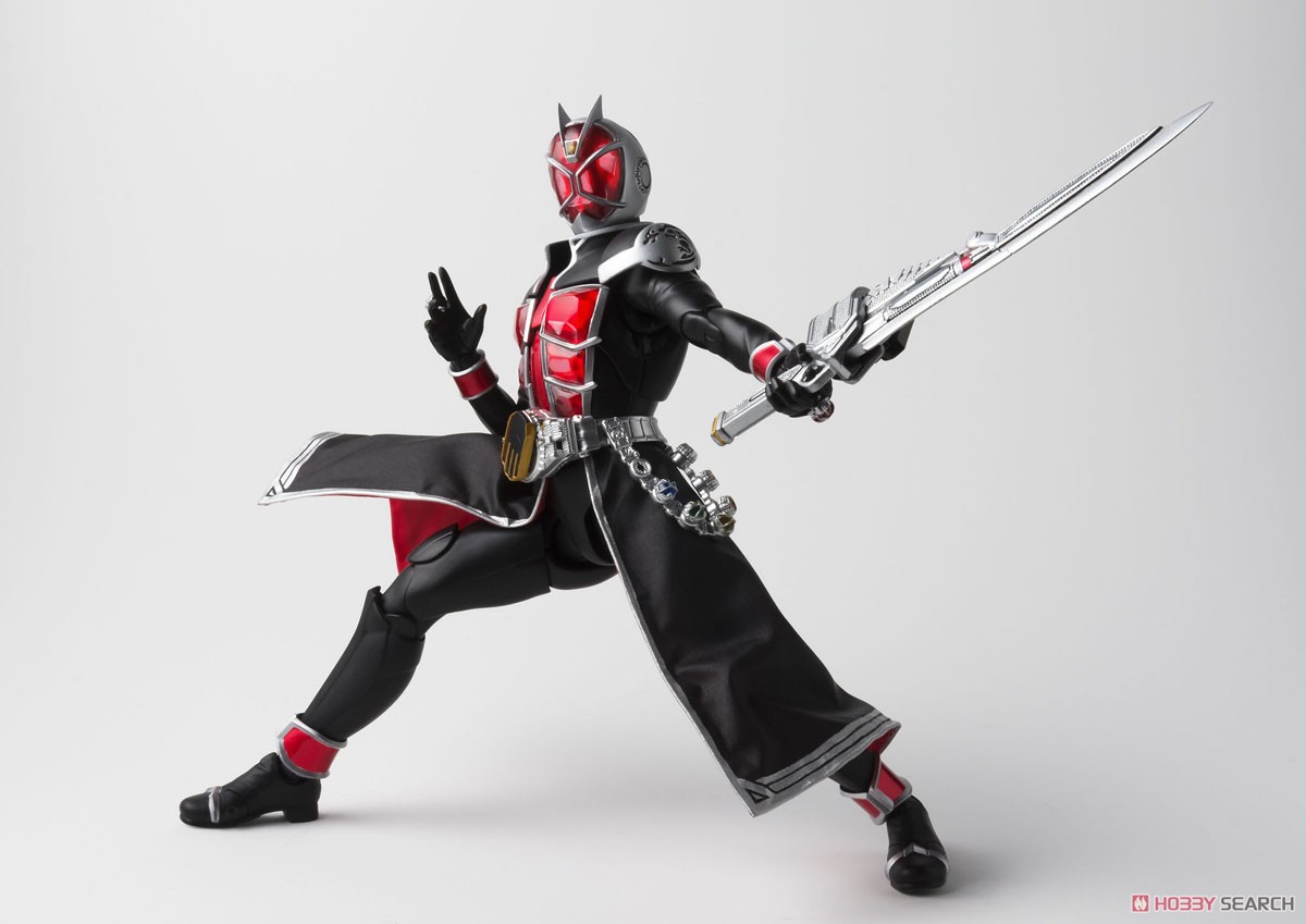 S.H.フィギュアーツ(真骨彫製法) 仮面ライダーウィザード フレイムスタイル (完成品) 商品画像3