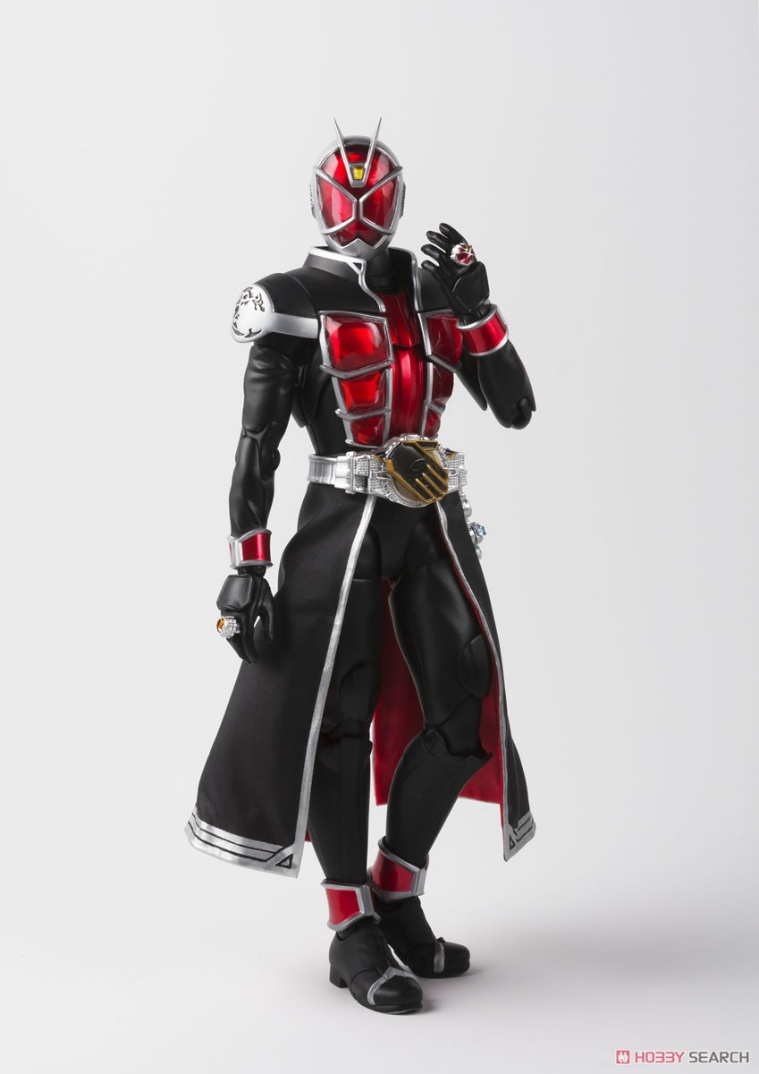 S.H.フィギュアーツ(真骨彫製法) 仮面ライダーウィザード フレイムスタイル (完成品) 商品画像4