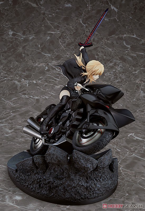 Saber/Altria Pendragon [Alter] & Cuirassier Noir (PVC Figure) Item picture3