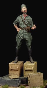 Singing Italian Officer WW II (Plastic model)