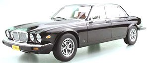 ジャガー XJ6 1982 (ブラック) (ミニカー)