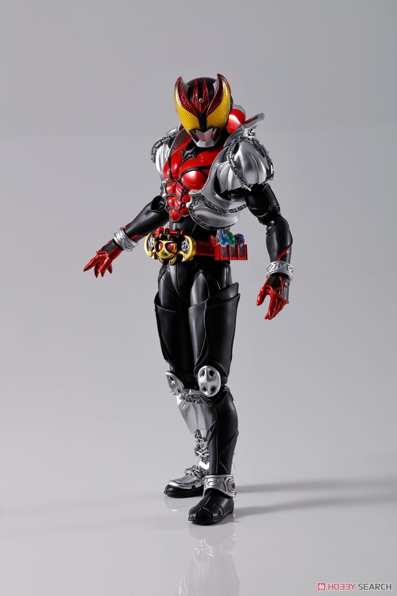 S.H.フィギュアーツ(真骨彫製法) 仮面ライダーキバ キバフォーム ※初回特典付 (完成品) 商品画像2