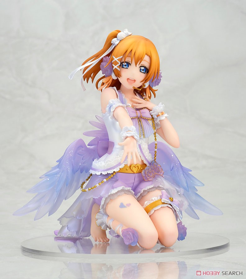 Honoka Kosaka White Day Edition (PVC Figure) Item picture1