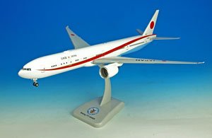 B777-300ER Japanese Air Force One with Landing Gear/Stand (Pre-built Aircraft)