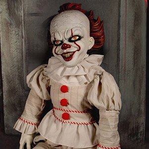 Designer Series/ It (2017): Pennywise 18 Inch Plush (Completed)