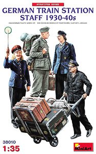German Train Station Staff 1930-40S (Plastic model)