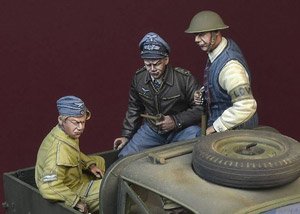 WWII British `Under Guard, Battle of Britain 1940` (3 Figures) (Plastic model)
