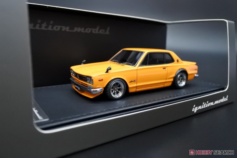 Nissan Skyline 2000 GT-R (KPGC10) Brown (ミニカー) 商品画像1