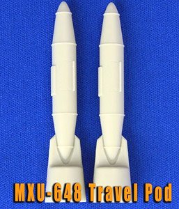 MXU-648 Travel Pod (2 Pieces) (Plastic model)