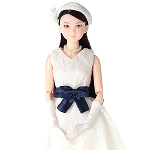 Momoko Doll Lady Swan (Fashion Doll)