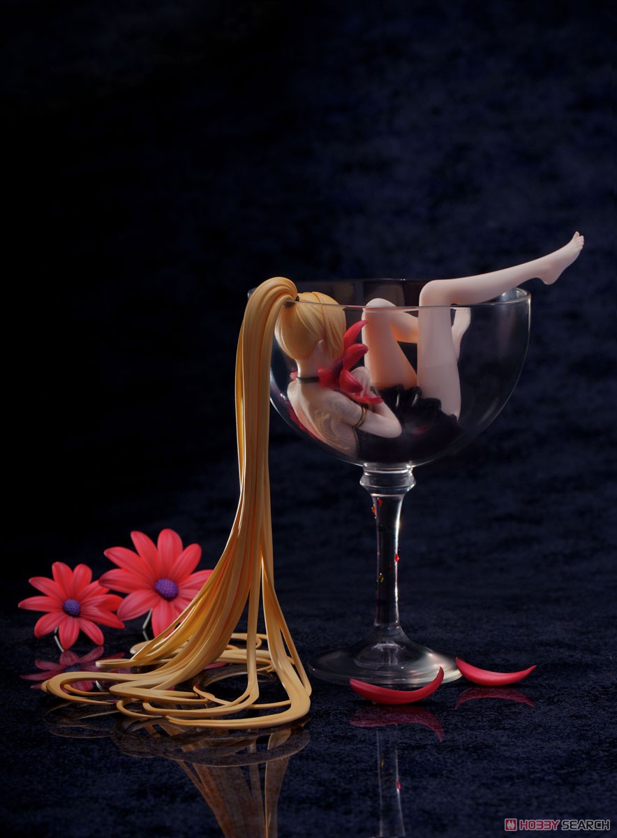 Girl in Glass Lily Wine (PVC Figure) Item picture4