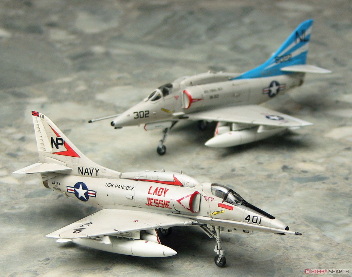 A-4F スカイホーク `レディ・ジェシー/ ブルーテイルフライズ` (2機セット) (プラモデル) 商品画像1