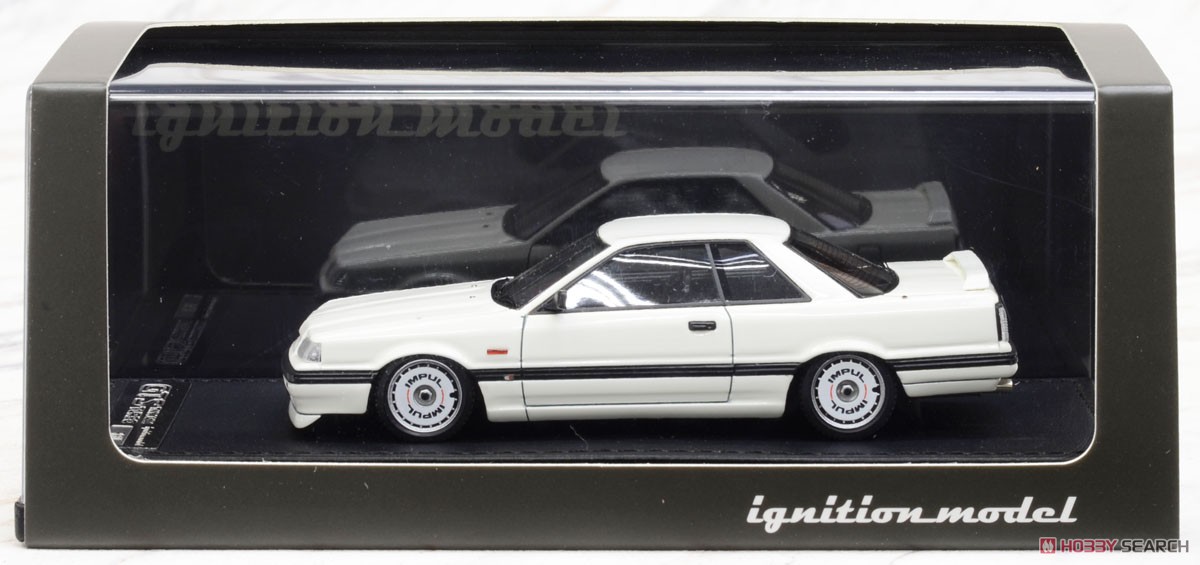 Nissan Skyline GTS (R31) White (Diecast Car) Package1