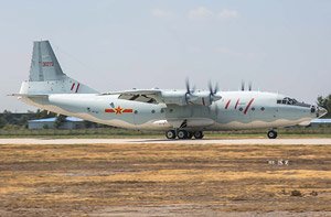 中国空軍 Y-8 輸送機 (プラモデル)