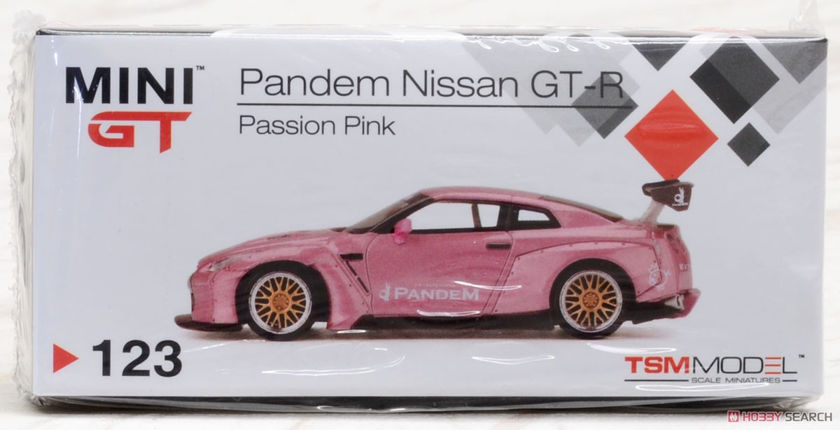 Pandem Nissan GT-R R35 GTウィング パッションピンク (右ハンドル) (ミニカー) パッケージ1