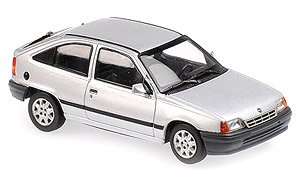オペル カデット E 1990 シルバーメタリック (ミニカー)