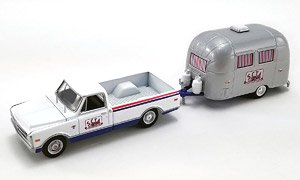 シボレー C-10 1968 エアストリーム バンビ スポーツ キャンピングトレーラー牽引 (ミニカー)