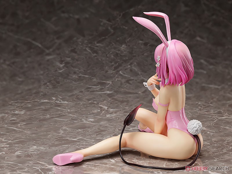 Momo Belia Deviluke: Bare Leg Bunny Ver. (PVC Figure) Item picture5