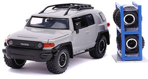 Just Trucks w/Extra Wheel Toyota FJ Cruiser (Diecast Car)