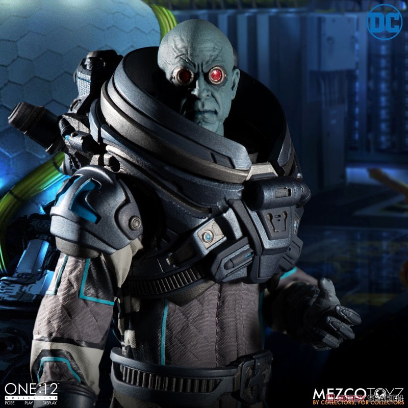 ONE:12 Collective/ DC Comics: Mr. Freeze 1/12 Action Figure Deluxe Edition (Completed) Other picture4