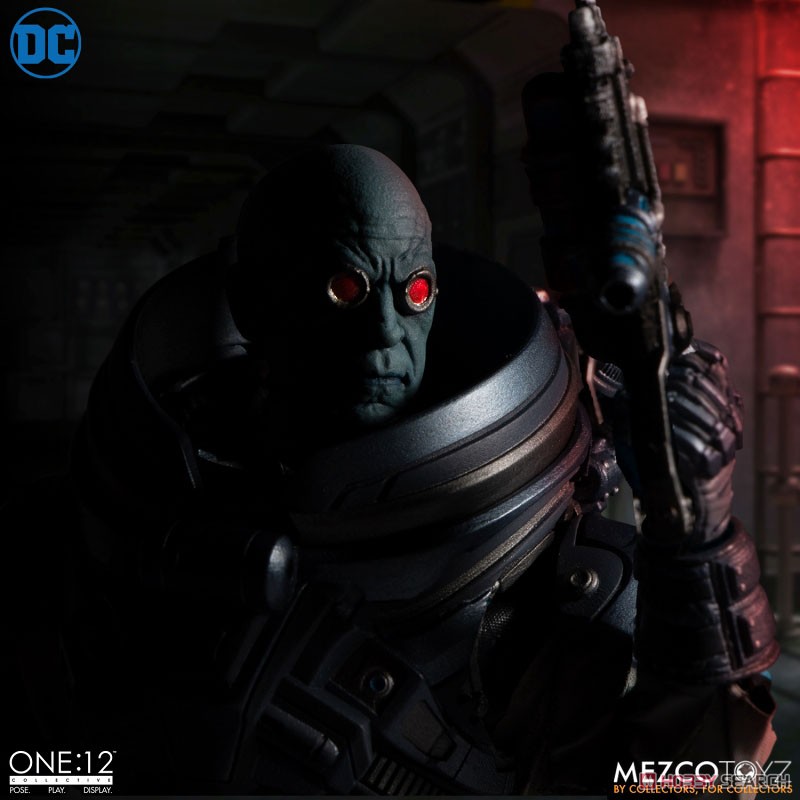 ONE:12 Collective/ DC Comics: Mr. Freeze 1/12 Action Figure Deluxe Edition (Completed) Other picture6