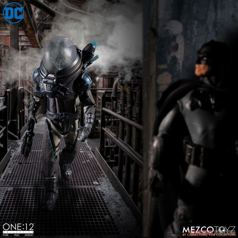 ONE:12 Collective/ DC Comics: Mr. Freeze 1/12 Action Figure Deluxe Edition (Completed) Other picture7